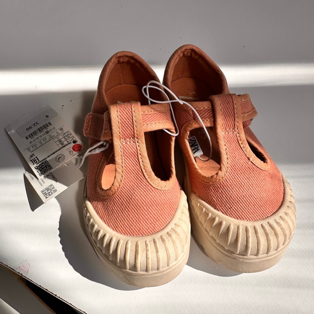 Zara girl pink shoes